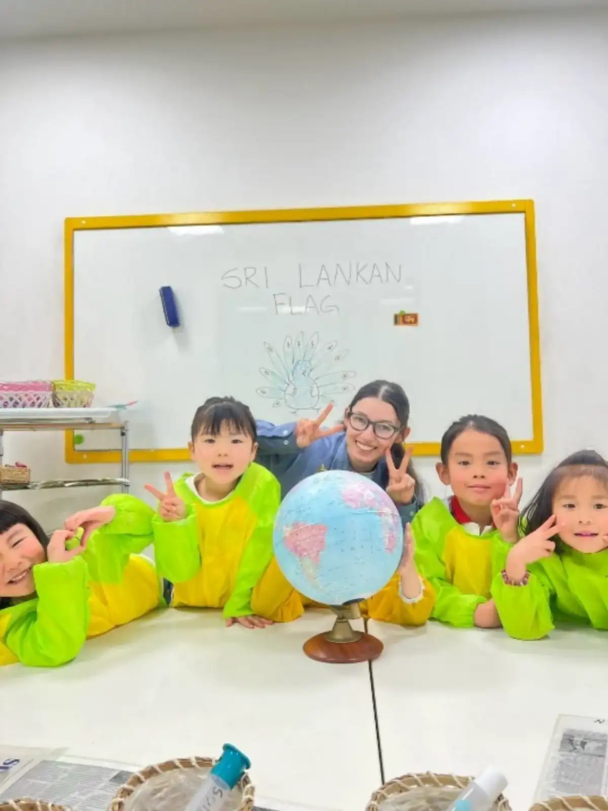 自分のアイデアを形にする子どもたち