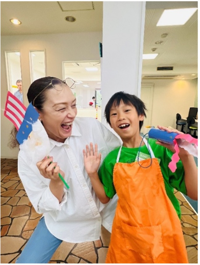 英語で発信する子どもたち